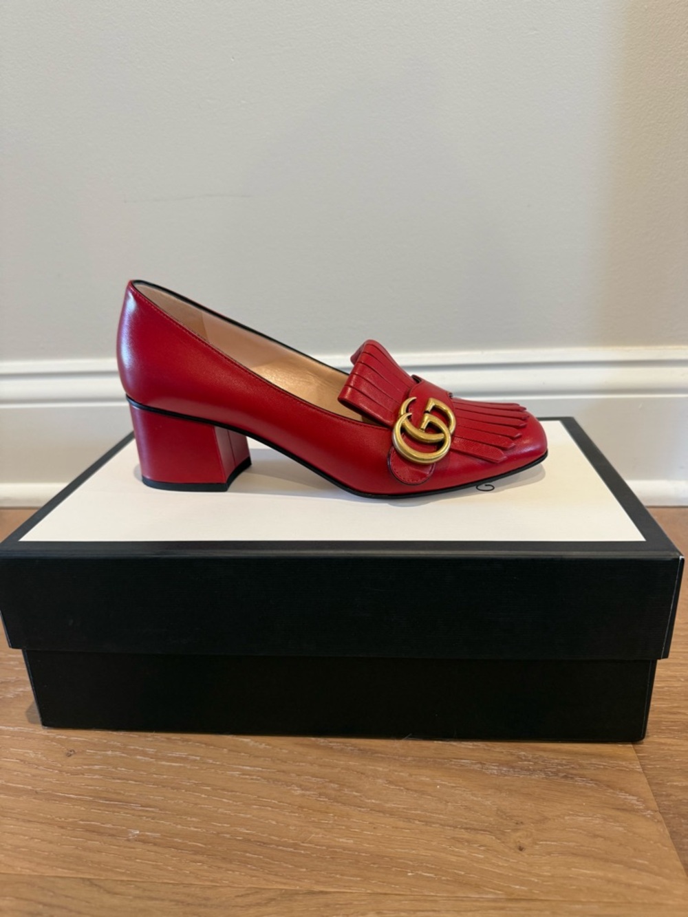Gucci Red Leather Fringe Heels with Gold Double-G - Picture 3 of 7